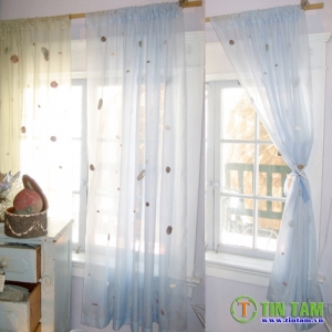 Treo rèm cửa hút tài vận