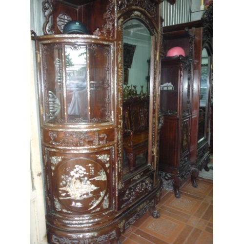 Tủ trang trí