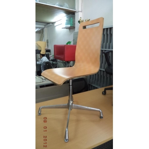 Ghế quầy chân sắt