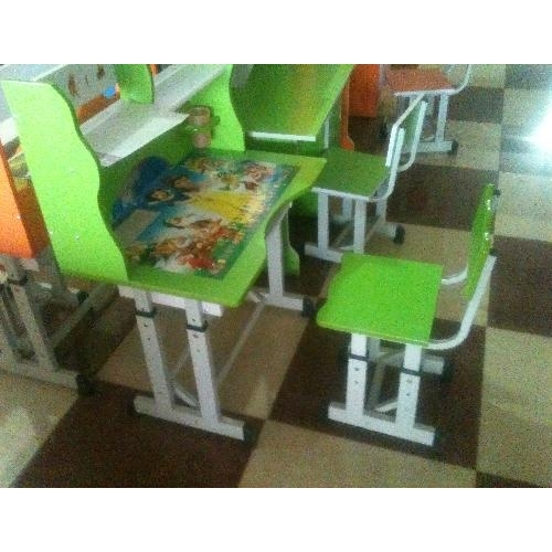 bàn học cho trẻ từ 4-10 tuổi