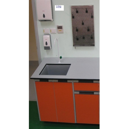 Bàn thí nghiệm áp tường có bồn rửa
