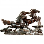 Tam ngựa đang chạy