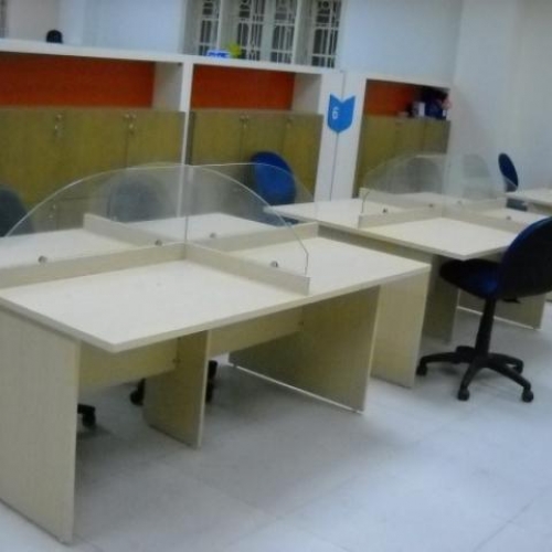 Thi công văn phòng hiện đại với cụm bàn vách kính CBK-CT04