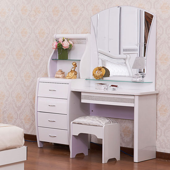 mẹo nhỏ tạo góc làm việc tiện lợi cho nhà chật 